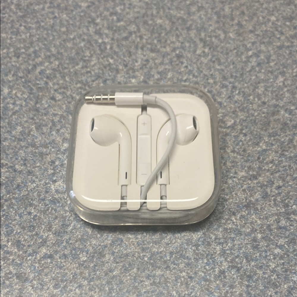 Apple White Earbud Headphones with Microphone